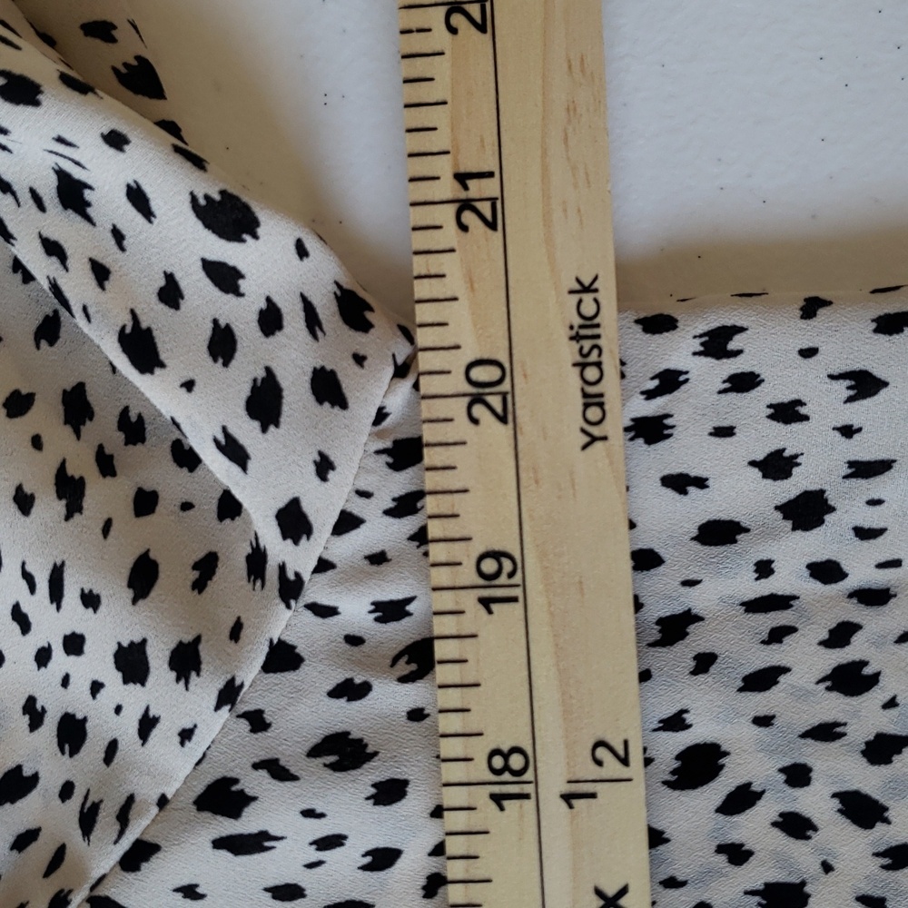 Pleione Animal Print Button Up Blouse Medium Cream Black Office Career Work - Picture 6 of 7